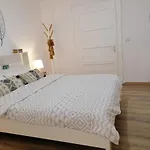 Homestay Casa Bologna *