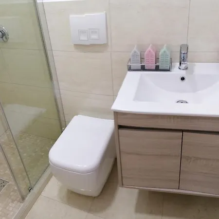 Δωμάτια σε οικογενειακή κατοικία Casa Bologna *