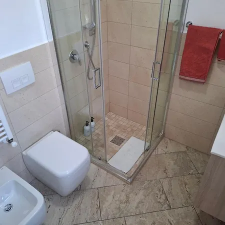 Δωμάτια σε οικογενειακή κατοικία Casa Bologna *